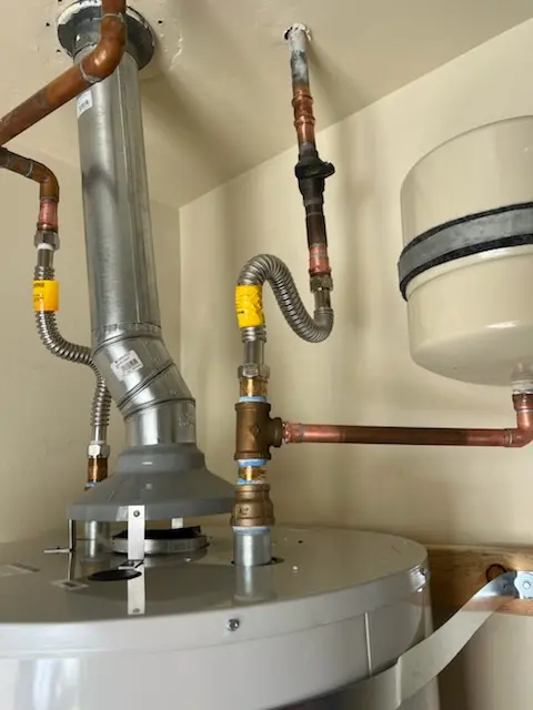 Water heater installation and plumbing repair in Hopeful